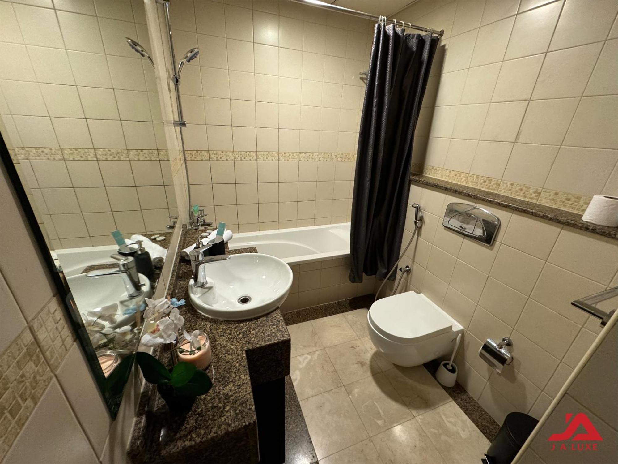 Cozy Marina & Sea View Apt In Bay Central Tower Dubai Marina With Modern Gym & Pool, Steps To Beach & Metro Exterior photo